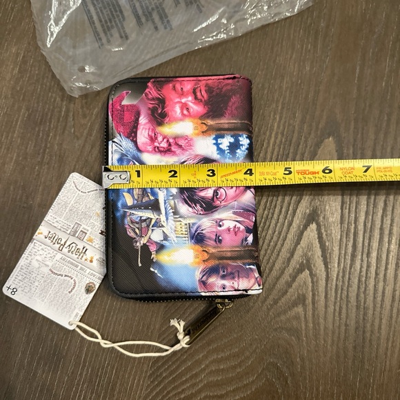 NWT Loungefly Harry Potter Zip Around Wallet - Sorcerer’s Stone Hard Tag - Picture 4 of 4